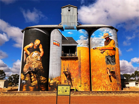 Weethalle Silo Mural by Heesco
